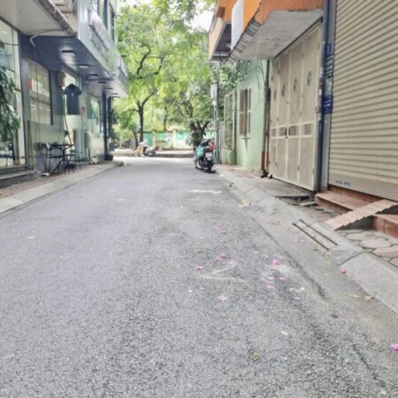 ⚜️ Phân lô Nguyên Hồng, Đống Đa, Sát phố, Vỉa hè Ô tô tránh, KD 49m2 5T, MT 4m, Chỉ 21.8 Tỷ ⚜️