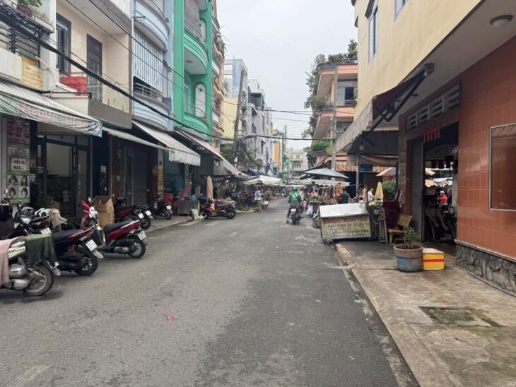 Bán nhà Mặt tiền Quận Tân Phú, ngay Chợ Cây Keo – Đường 10m, 4,8mx11m – 3 tầng – 7,9 tỷ