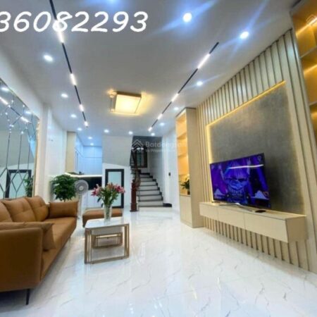 Bán nhà phố Tam Trinh, Lô Góc thoáng sáng, OTO tránh đỗ cổng, 5 ngủ, 50m2, MT 5m, 6,58 tỷ