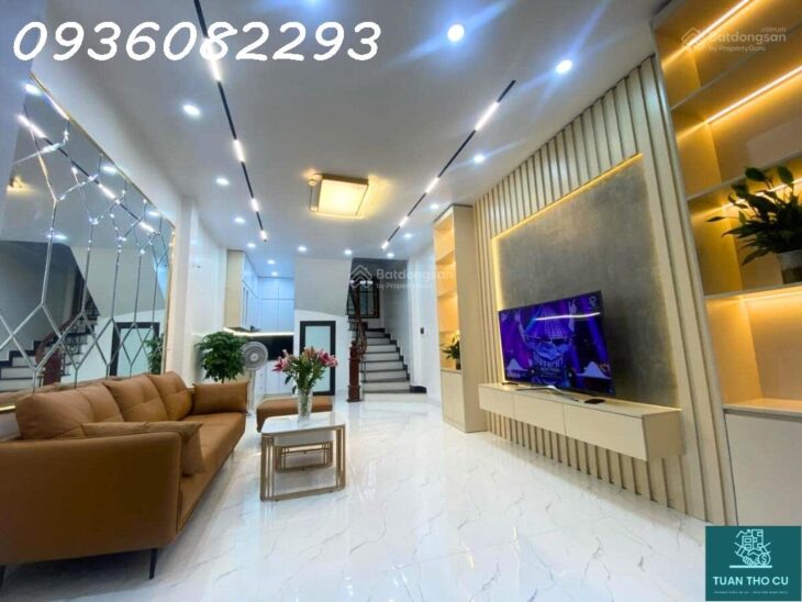 Bán nhà phố Tam Trinh, Lô Góc thoáng sáng, OTO tránh đỗ cổng, 5 ngủ, 50m2, MT 5m, 6,58 tỷ