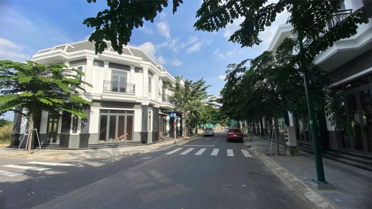 Nhà Phố Thương Mại 2,66 Tỷ, Trúng Thưởng Xe Sang