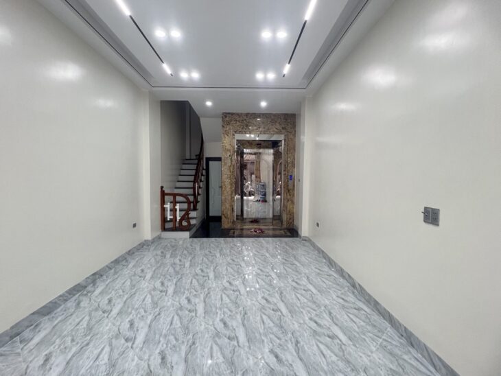 Bán nhà Nguyễn Văn Cừ hộ khẩu Gia Thuỵ, Long Biên. Thang máy, an sinh đỉnh. 50m2*6T, 9.7 tỷ