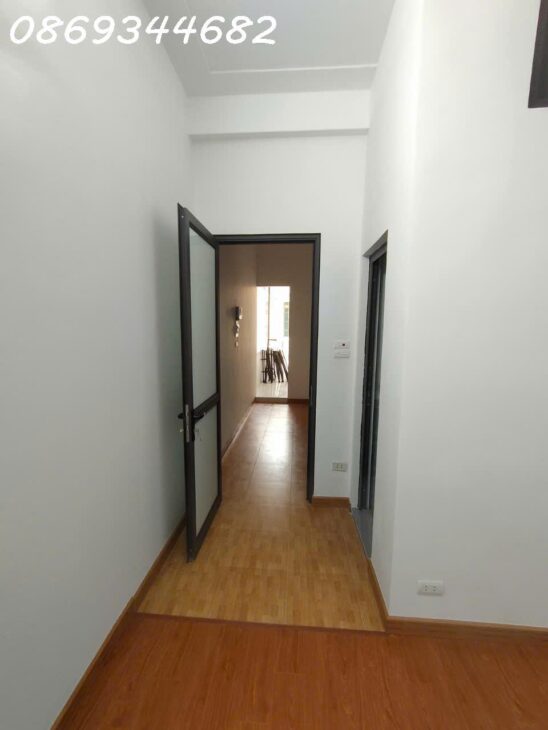 Bán nhà Lạc Long Quân, DT52m2, 5 tầng, 6P. ngủ khép kín, ngõ thông, ôtô qua nhà (chỉ 12.25 tỷ)