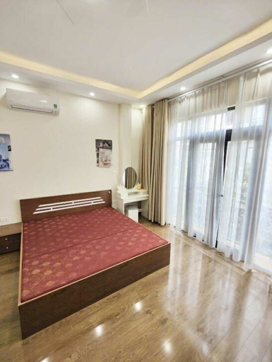 Dừng đây thôi! Chính chủ bán nhà Nguyễn Văn Cừ, gần cầu Chương Dương, gara, 50m2, 13.1 tỷ