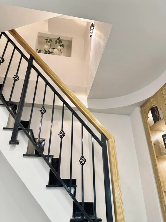 Siêu Phẩm! Nhà 4 Tầng, 36,5m² Tại Ngọc Thụy Long Biên, Ô Tô 2 Chiều, Full Nội Thất, Sẵn Sàng Vào Ở