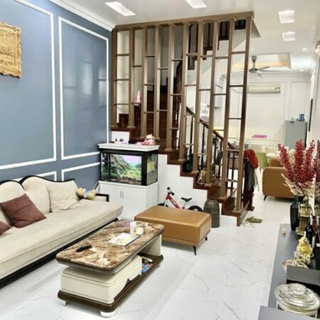 Còn cái nào hợp lý hơn! Bán nhà Ngô Gia Tự, an ninh, gần ô tô, nội thất đẹp, 50m2, 6.5 tỷ