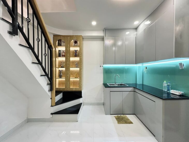Bán Nhà 5 Tầng, 30m², Ngọc Thụy Long Biên – Full Nội Thất!
