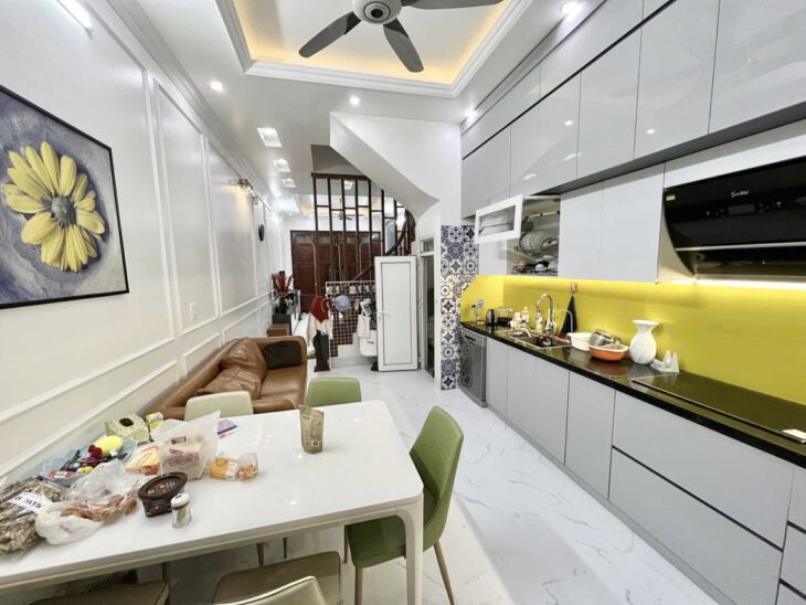 Còn cái nào hợp lý hơn! Bán nhà Ngô Gia Tự, an ninh, gần ô tô, nội thất đẹp, 50m2, 6.5 tỷ