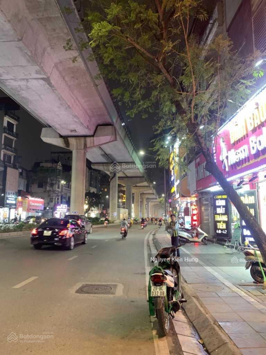 Siêu phẩm nhà phố – Kinh doanh – Vỉa hè rộng – Đường Cầu Giấy 51m2 5 tầng 18.8 tỷ