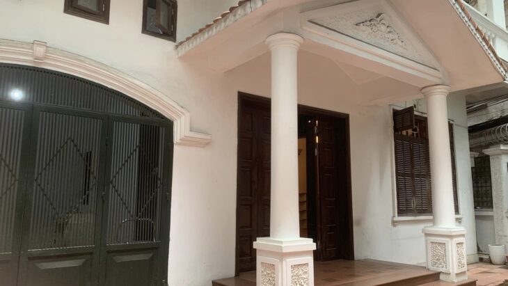 ⚜️ Biệt thự Hiếm VIP Phố Pháo Đài Láng, Đống Đa, 121m2 4T MT 20m, Chỉ 23 Tỷ ⚜️