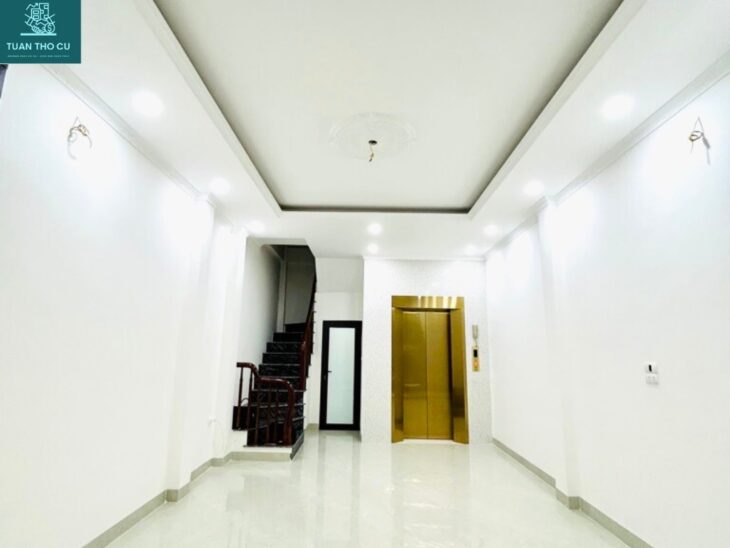 Nhà Mặt Ngõ OTO Tránh, Phố Tam Trinh: 5 Tầng, Thang Máy NK, Nội Thất Cao Cấp, Giá 5.95 tỷ