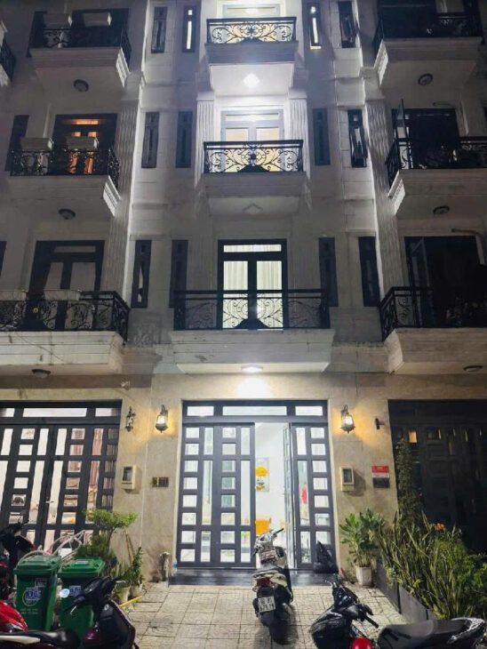 ????Nhà 5 tầng đường THẠNH LỘC 44, phường THẠNH LỘC, Q12, dt 65m2 (4mx17m). Hẻm Ôtô 10m. Giá 5,xTỷ