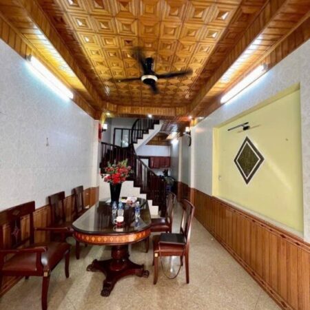 BÁN NHÀ NGUYỄN ĐÌNH HOÀN, DT46M2, 5 TẦNG, 6 P. NGỦ – GẦN PHỐ ÔTÔ TRÁNH ĐỖ NGÀY ĐÊM – HỒ ĐIỀU HÒA