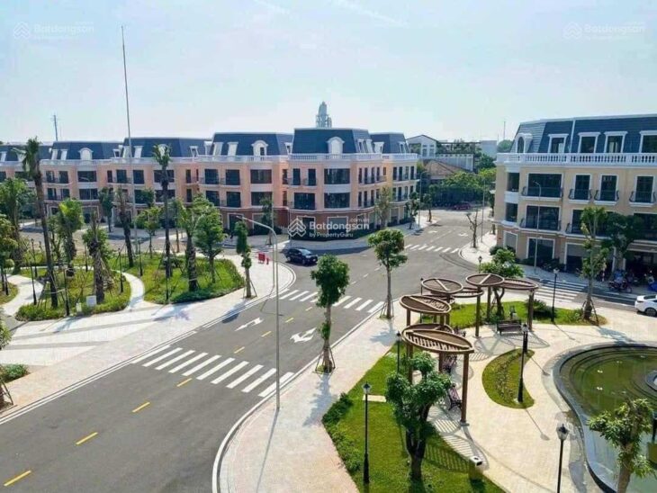 Chủ nhà bán căn shophouse mặt tiền đường Đại Cồ Việt Vincom Quảng Trị giá thương lượng