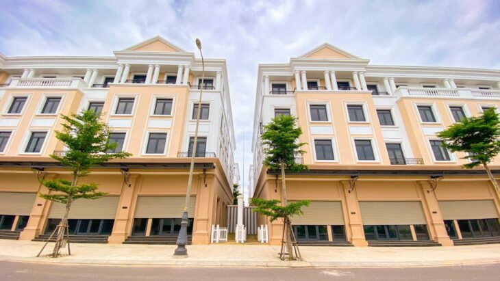Chủ nhà bán căn shophouse mặt tiền đường Đại Cồ Việt Vincom Quảng Trị giá thương lượng