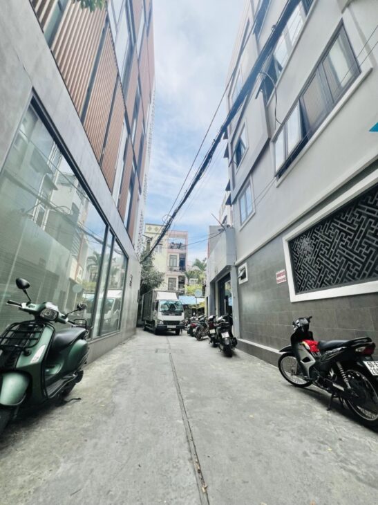 Bán nhà 7 phòng ngủ 30tr/th BÙI VĂN THÊM hẻm 5m PHÚ NHUẬN.