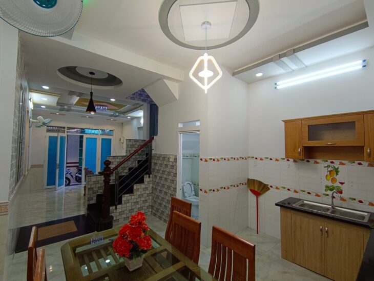 Nhỉnh 5 tỷ, nhà THÍCH QUẢNG ĐỨC, PN, 2pn, dtsd 100m2
