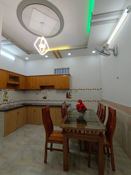 Nhỉnh 5 tỷ, nhà THÍCH QUẢNG ĐỨC, PN, 2pn, dtsd 100m2