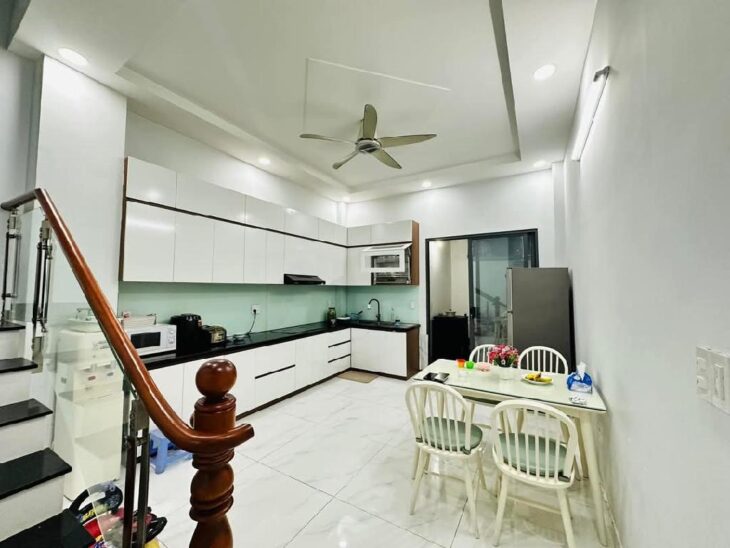 Bán nhà Thạnh Lộc Quận 12 – 5 tầng 330M2 HXH 12M chỉ 5.65 Tỷ Thương lượng