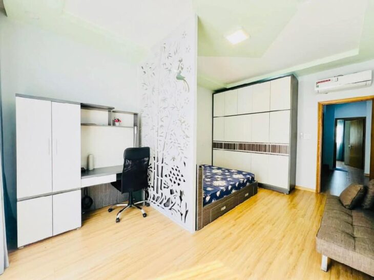 Bán nhà Thạnh Lộc Quận 12 – 5 tầng 330M2 HXH 12M chỉ 5.65 Tỷ Thương lượng