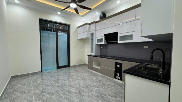 BÁN NHÀ HIẾM NGUYỄN VĂN CỪ, BỒ ĐỀ, LONG BIÊN. THANG MÁY, LEXUS ĐỖ CỬA, 60M2*6T , 10.8 TỶ