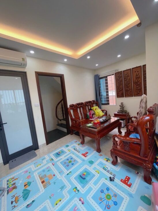 Bán Nhà đẹp Gia Quất – Lô Góc -Ô tô 7 chõ đỗ cửa- Kinh doanh – 5 tầng nhỉnh7 tỷ