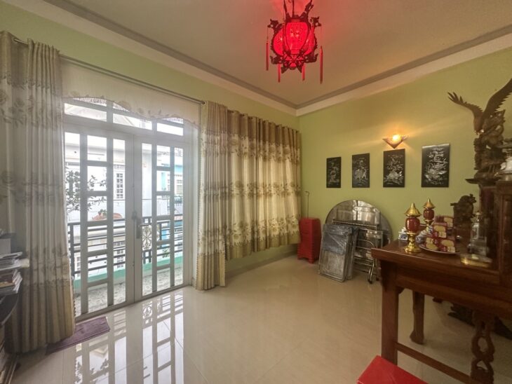 Nhà 4 Tầng Ở Lô Góc – Hẻm Xe Hơi Tránh – Ngang 5m – Sổ Hồng Riêng Giá Chưa Tới 6 Tỷ – Quận 12.