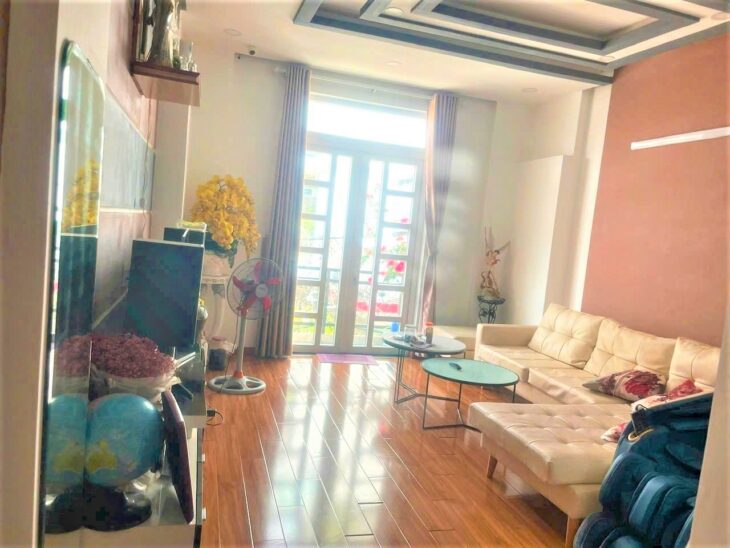 Bán nhà Nguyễn Duy Dương Quận 10, 4×15 sát mặt tiền 3 tầng chỉ 5.3 tỷ.