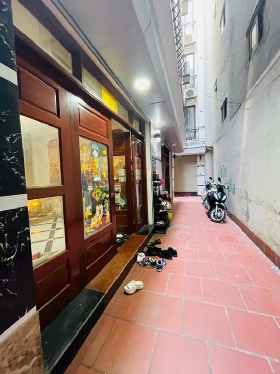 BÁN NHÀ LẠC LONG QUÂN – TÂY HỒ, DT32M2, 5 TẦNG, 3 P NGỦ, Ở LUÔN, GẦN HỒ TÂY (chỉ 7.88 t.ỷ)