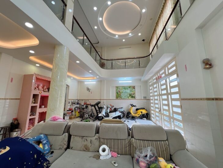 Bán nhà Biệt thự mặt tiền Quận Tân phú – 10mx24m – 3 tầng sang trọng – đường Dương Khuê – Giá 32.6