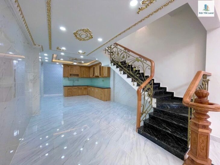 BÁN NHÀ QUỐC LỘ 13 – KDC LỘC VỪNG – 65m² (4×16) – 5 TẦNG – 4PN – XE HƠI TRÁNH – CHỈ 9.8 TỶ TL
