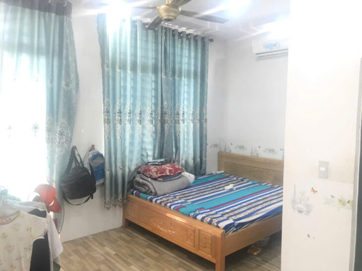 Mặt tiền Vũng Thiện, Tân Đông Hiệp, 5.3×25, 3 tầng BTCT ốp gỗ, Giá bán gấp: 6 tỷ7