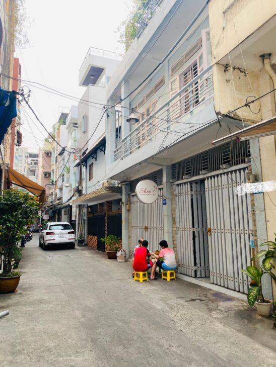 Bán gấp nhà HÒA HẢO, 5 phòng, hẻm xe hơi, 7.8 tỷ.