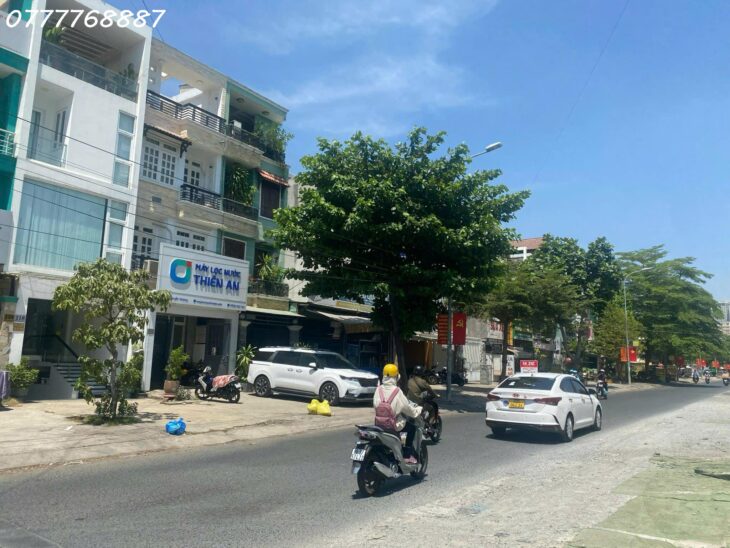 Bán nhà MTKD Ngay Nguyễn Hoàng, Q2 giá thị trường 20 tỷ giảm 17,3 tỷ