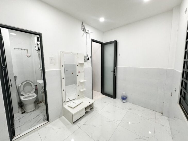 Bán Nhà kế HXH Phan Văn Trị, 3 Tầng 2PN Chỉ Nhỉnh 2 Tỉ