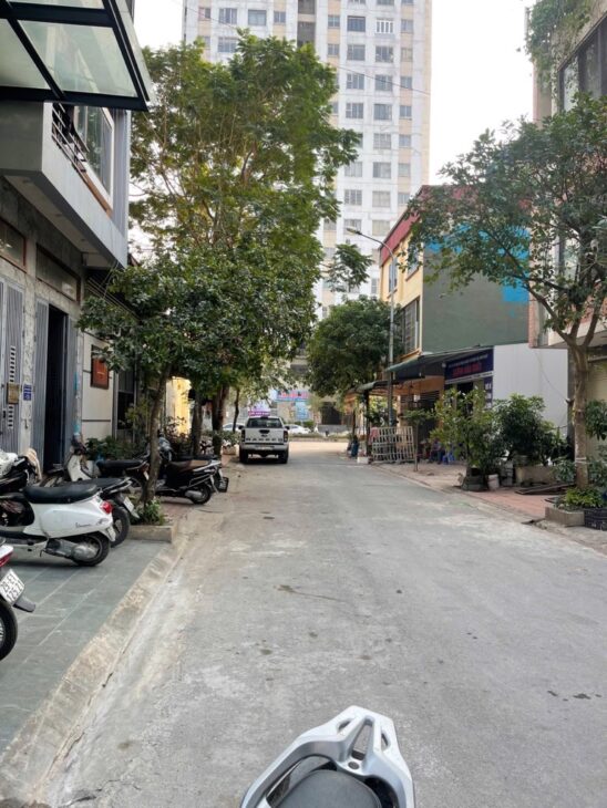 Rẻ nhất tại KĐT Văn Khê phân lô kinh doanh 14 tỷ.