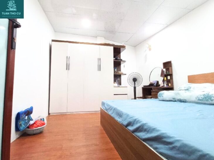 Bán Nhà phố Hưng Phúc, 1 bước ra phố, View hồ , 5 tầng TK Đẹp, 50m2, 6.4 tỷ