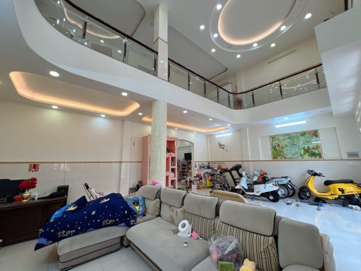 Bán nhà Biệt thự mặt tiền Quận Tân phú – 10mx24m – 3 tầng sang trọng – đường Dương Khuê – Giá 32.6