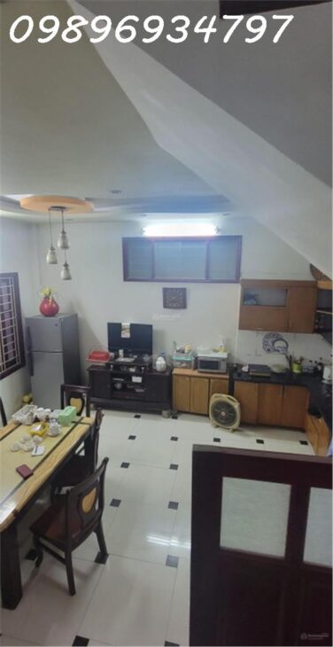 Bán gấp căn hộ ngõ 97 Thái Thịnh. DT 65.4m2 x 5 tầng Giá chỉ 14.8 tỷ