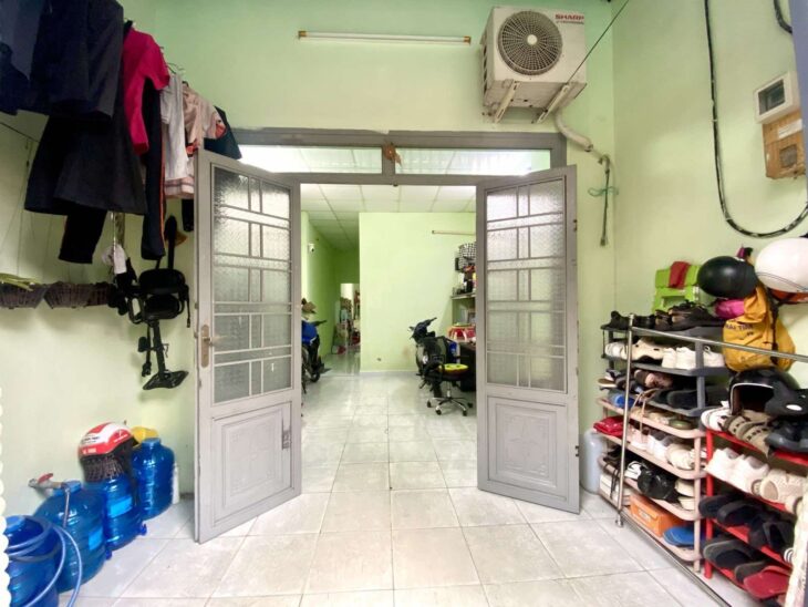 NHÀ CẤP 4 MỚI TINH – HẺM XE HƠI 7 CHỖ – SÁT VÁCH GALAXY TRUNG CHÁNH – 3 PHÚT QUA TÂN BÌNH- GÒ VẤP –