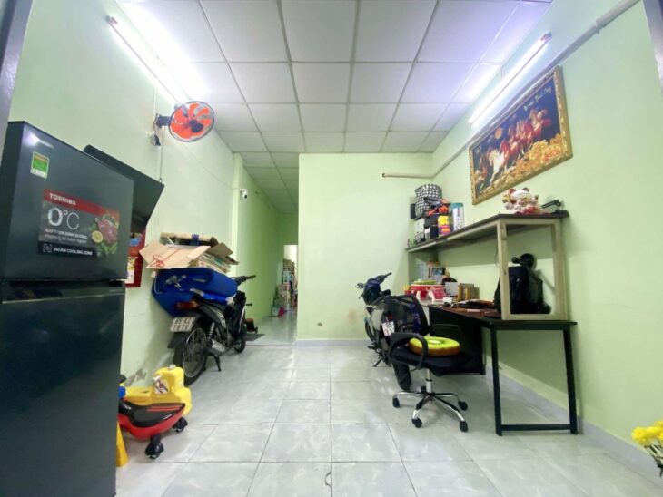 NHÀ CẤP 4 MỚI TINH – HẺM XE HƠI 7 CHỖ – SÁT VÁCH GALAXY TRUNG CHÁNH – 3 PHÚT QUA TÂN BÌNH- GÒ VẤP –