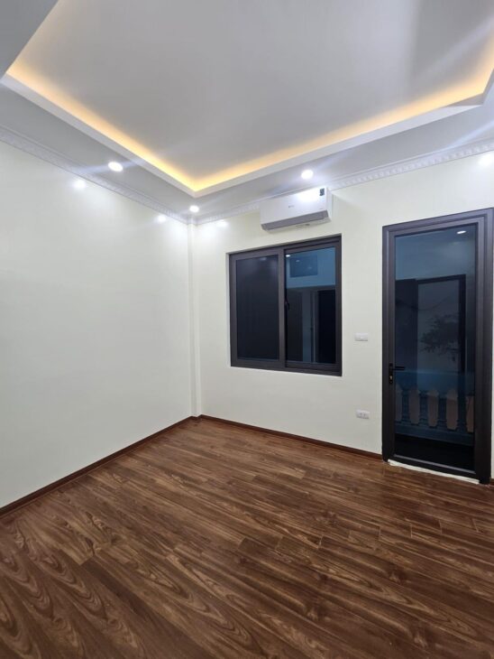 Bán nhà mặt ngõ Hoàng Hoa Thám 37m2 4T MT 33m 6.15tỷ Ba Đình