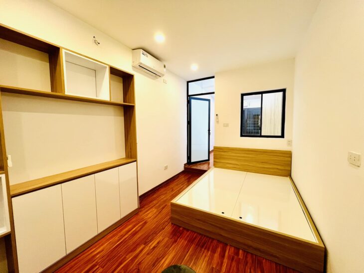 Gia đình cần bán CH tập thể Lê Gia Định 60m2, nhà đẹp ở ngay. Hơn 2 tỷ