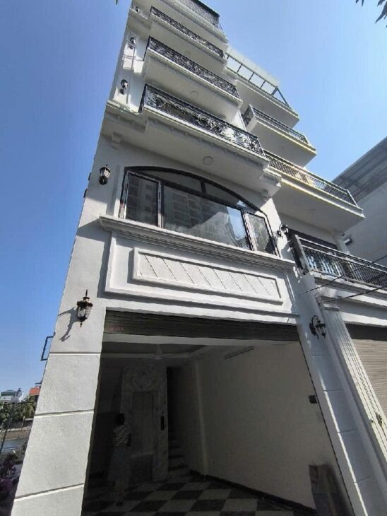 Nhà đẹp Phúc Lợi 36m 6 tầng thang máy giá hơn 7 tỷ