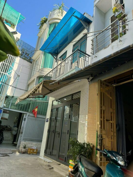 BÁN NHÀ LÔ GÓC PHÙNG CHÍ KIÊN, Q.TÂN PHÚ, HẺM 4M, DT 26.4M2, 2 TẦNG, SỔ VUÔNG ĐẸP