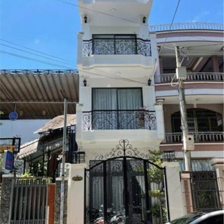 Bán Nhà 3 Tầng Mặt Tiền Đường Trịnh Phong, P. Tân Lập, TP. Nha Trang – Giá 13.5 Tỷ