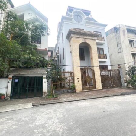 TRUNG TÂM VIỆT HƯNG -VỊ TRÍ ĐẸP – KINH DOANH – Ô TÔ TRÁNH