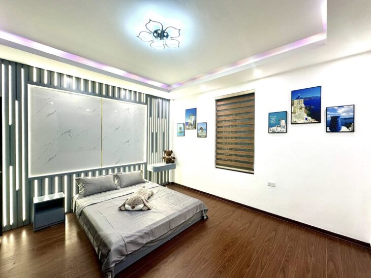 Nhà đẹp Trần Bình, Cầu Giấy diện tích 38m2, mặt tiền 3.5m, tặng full nội thất, gần phố