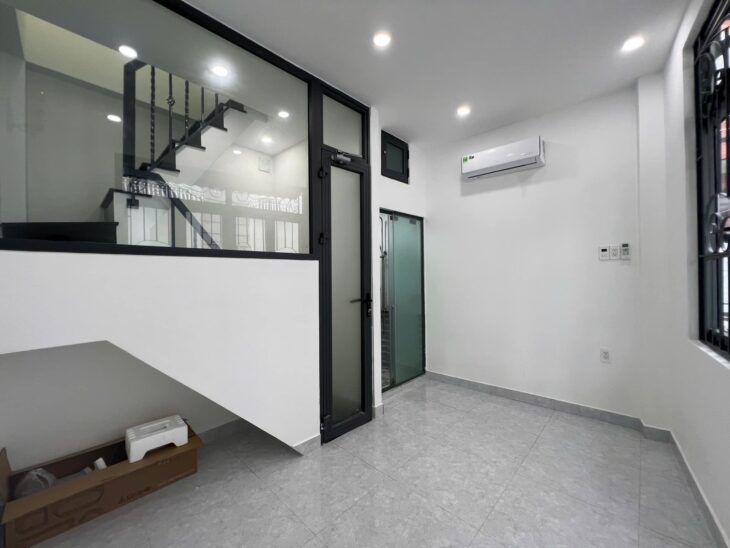 Bán nhà 3 tầng góc Nguyễn Thái Sơn,Nguyễn Văn Nghi chỉ 3 tỷ vào ở ngay.