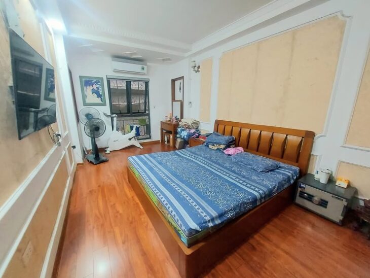 Bán nhà phố Hồng Hà, Hoàn Kiếm, DT 32m2, 5 tầng, nhà đẹp ở luôn, nhỉnh 6 tỷ